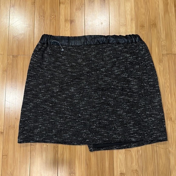 NWT Forever 21 Contemporary skirt size medium women’s - Picture 3 of 7
